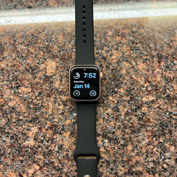 Apple watch series 5, GPS and cellular - Picture 3 of 7